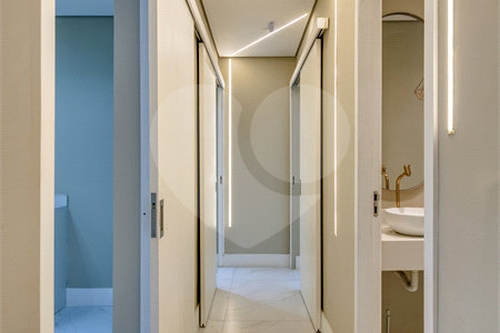 Casa à venda ou para alugar com 12 quartos, sendo 2 suítes, em Alto da Boa Vista, São Paulo, SP