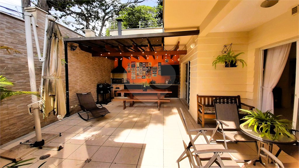Casa à venda com 4 suítes no condomínio Vila das Acacias, São Paulo - SP
