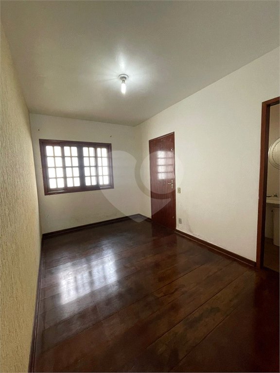 Sobrado à venda com 5 quartos, sendo 2 suítes,  em Vila Oliveira, Mogi das Cruzes, SP