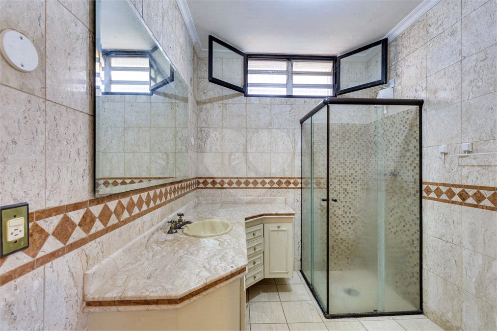 Casa Térrea à venda com 3 quartos, sendo 1 suíte, em Interlagos, São Paulo, SP