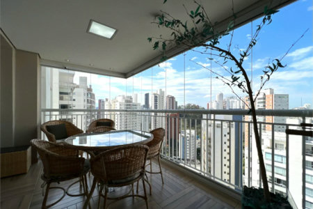 Apartamento à venda com 3 quartos, sendo 1 suíte, em Vila Andrade, São Paulo, SP
