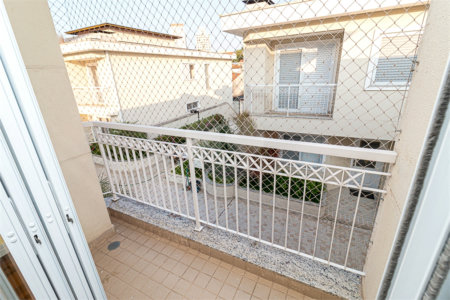 Casa à venda com 4 quartos, sendo 2 suítes, no condomínio Vila das Andorinhas, São Paulo - SP