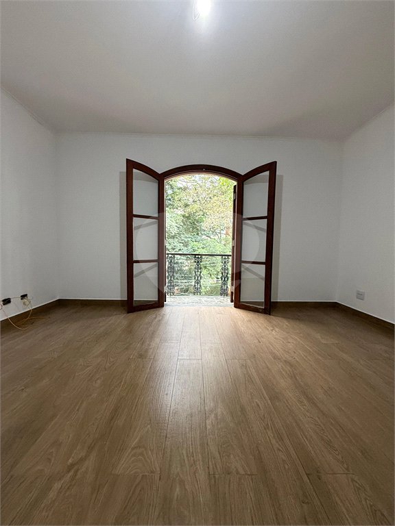 Sobrado à venda com 4 quartos, sendo 3 suítes, em Palmas do Tremembé, São Paulo, SP