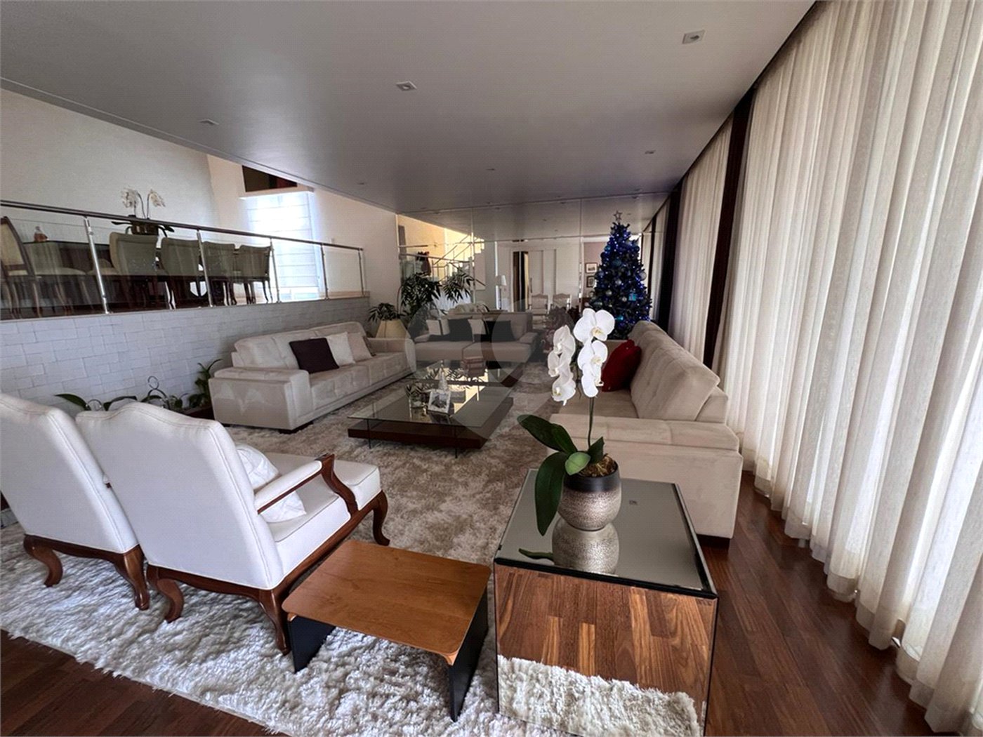 Casa à venda com 3 suítes no condomínio Residencial dos Lagos, Itupeva - SP