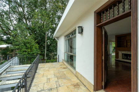 Casa Térrea à venda ou para alugar com 4 suítes em Jardim Marajoara, São Paulo, SP