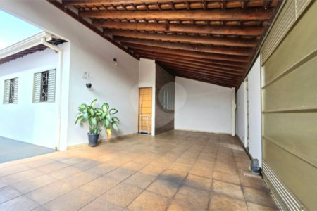 Casa à venda com 3 quartos em Jardim Roberto Selmi Dei, Araraquara, SP