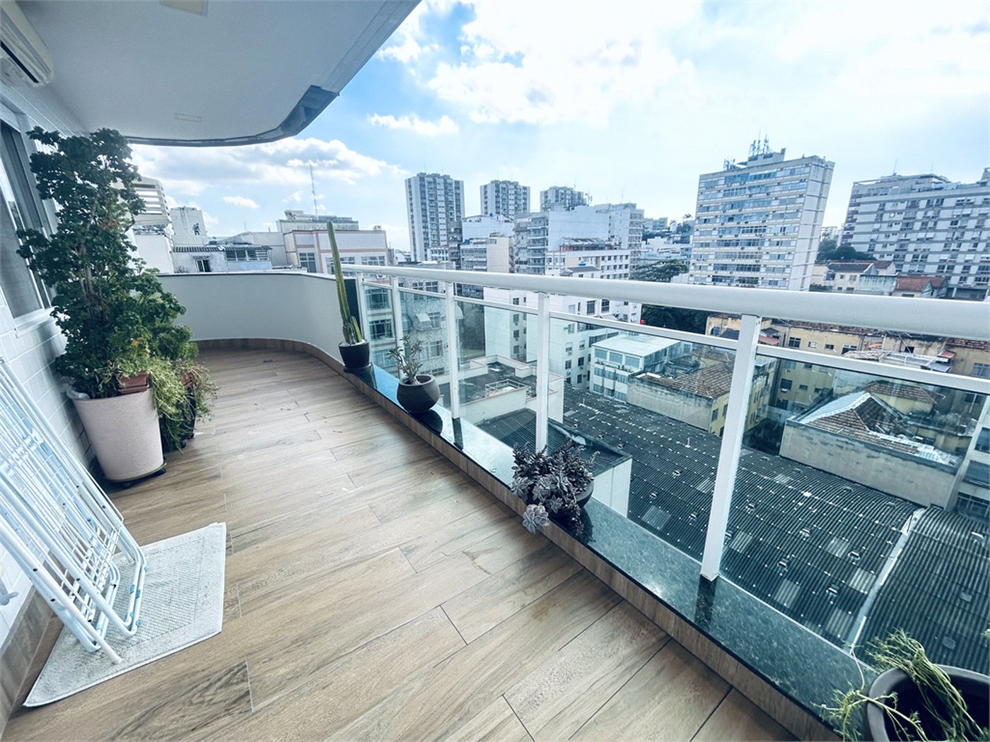 Cobertura à venda com 3 quartos, sendo 1 suíte, em Tijuca, Rio de Janeiro, RJ