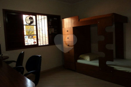 Casa à venda com 3 quartos, sendo 1 suíte, em Jardim Cláudia, São Paulo, SP