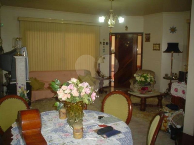 Sobrado à venda com 3 quartos, sendo 1 suíte,  em Parada Inglesa, São Paulo, SP