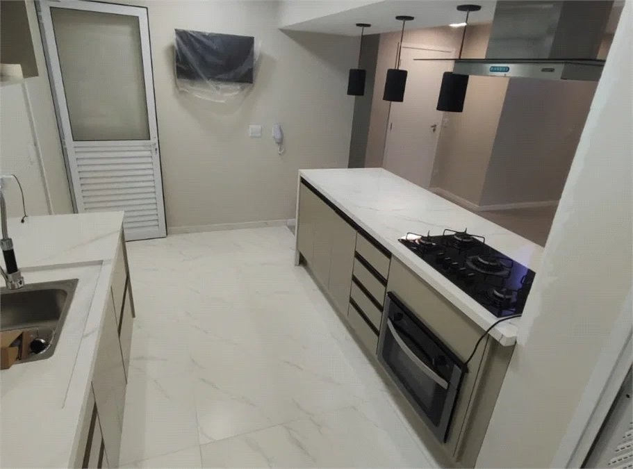 Apartamento à venda com 3 quartos, sendo 2 suítes,  em Jardim Arpoador, São Paulo, SP