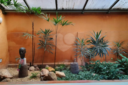 Casa à venda com 3 quartos, sendo 1 suíte, no Centro, São Roque, SP