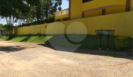 Chácara à venda com 4 quartos, sendo 2 suítes,  em Batatuba, Piracaia, SP