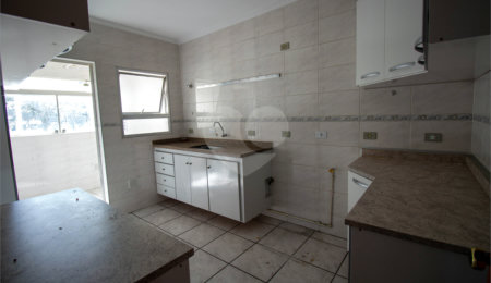 Apartamento à venda com 3 quartos, sendo 1 suíte,  no Centro, São Roque, SP