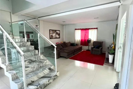Casa à venda com 6 quartos, sendo 1 suíte,  no Centro, Balsas, MA