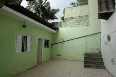Casa à venda com 3 quartos, sendo 1 suíte, em Jardim Londrina, São Paulo, SP