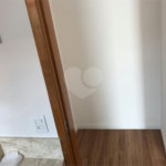 Casa à venda com 3 quartos, sendo 1 suíte, no condomínio Parque Vitória, São Paulo - SP