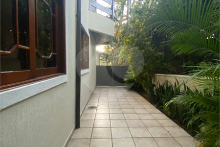 Casa à venda com 3 quartos, sendo 4 suítes,  no condomínio Estância Marambaia, Vinhedo - SP