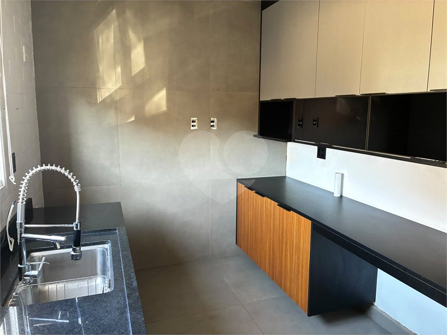 Casa para alugar com 3 quartos, sendo 1 suíte,  no condomínio Bella Roma, São Roque - SP