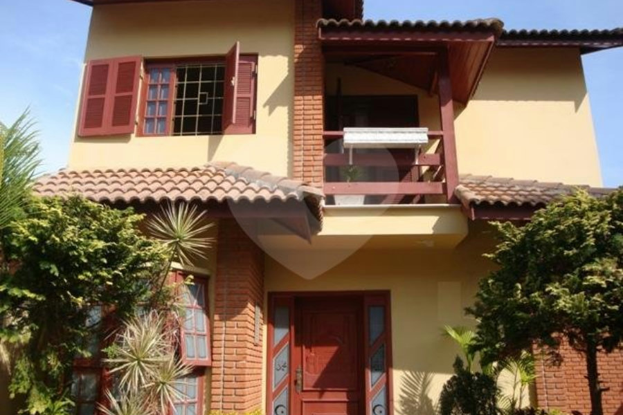 Sobrado à venda com 4 quartos, sendo 3 suítes,  em Horto Florestal, São Paulo, SP