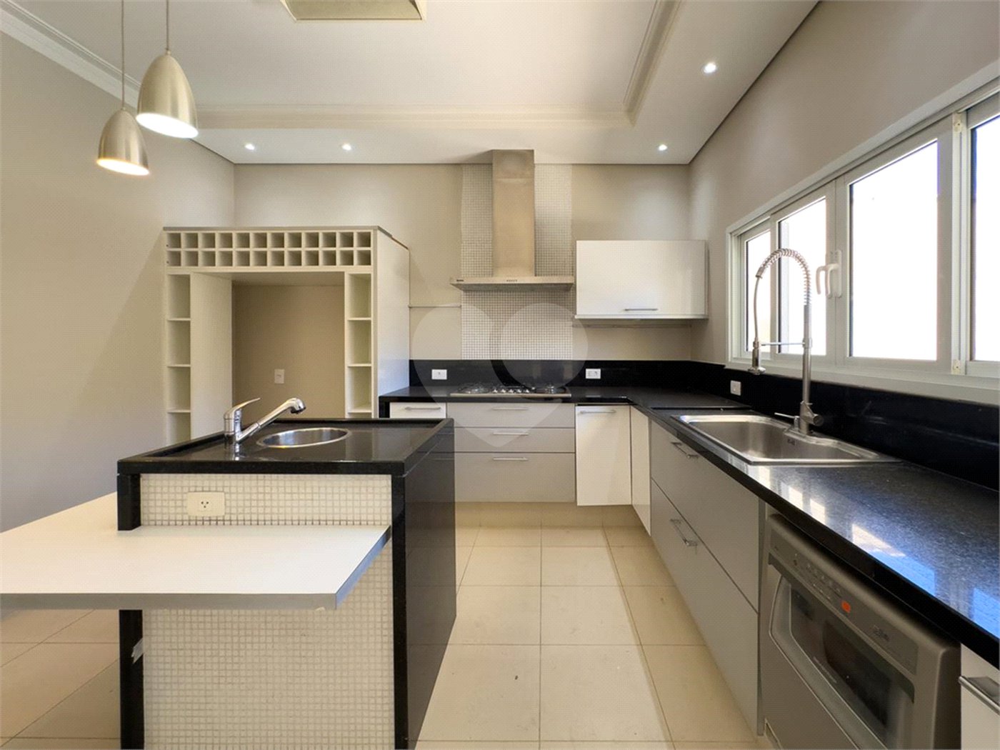 Lindo sobrado para venda em Indaiatuba/SP - Condomínio Esplendor. R$ 3.300.000,00.