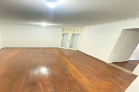 Sobrado à venda com 3 quartos, sendo 2 suítes,  em Parque Terra Nova, São Bernardo do Campo, SP
