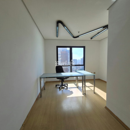 Sala Comercial à Venda no Edifício Paulista Tower – Rua Vergueiro, próximo ao Metrô Ana Rosa