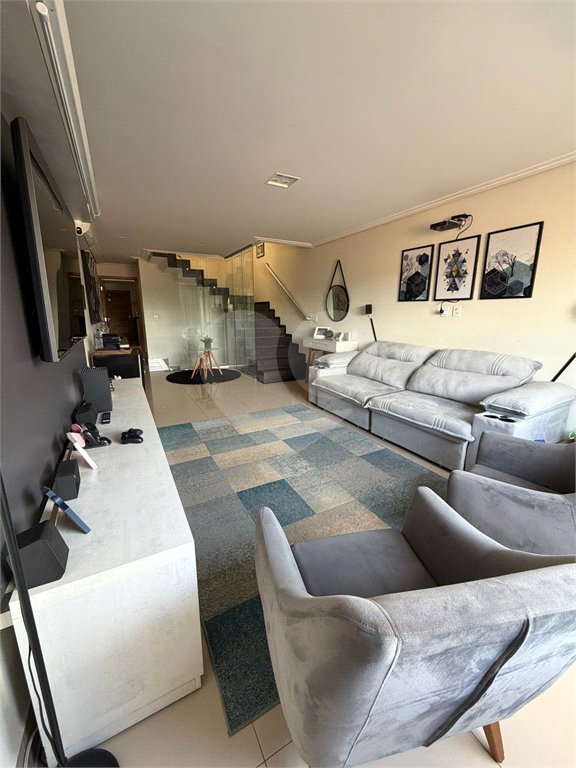 Casa à venda com 3 suítes em Vila Comercial, São Paulo, SP