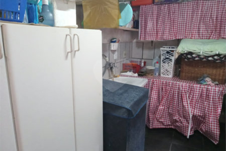Sobrado à venda com 3 quartos, sendo 1 suíte,  em Vila Caputera, Mogi das Cruzes, SP
