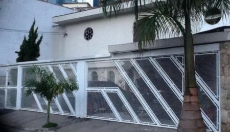 Casa à venda com 3 quartos, sendo 1 suíte,  no condomínio Praça Doutor José Augusto César,12, São Paulo - SP