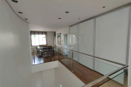 Casa à venda ou para alugar com 4 suítes no condomínio Solares Vila Europa, São Paulo - SP