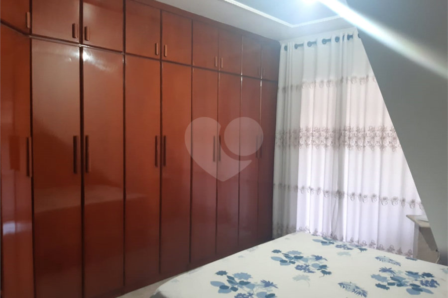 Sobrado à venda com 5 quartos, sendo 3 suítes, em Horto, São Paulo, SP
