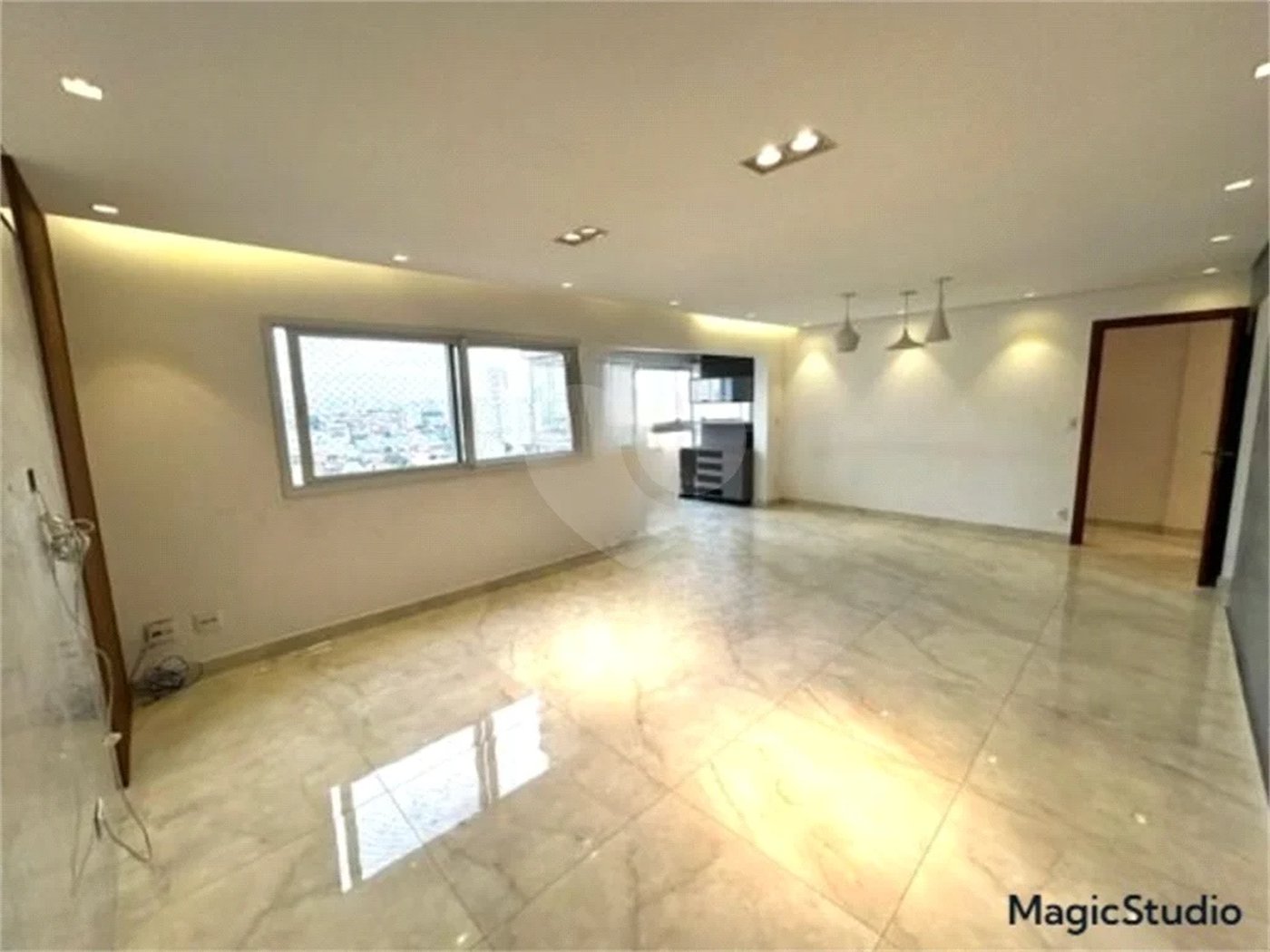 Apartamento com 138m², 3 dormitórios, sendo 3 suítes, 2 vagas de garagem, à venda na Vila Valparaiso em Santo André.