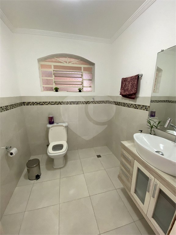 Sobrado à venda com 3 quartos, sendo 1 suíte, em Monte Castelo, São José dos Campos, SP