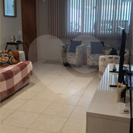 Sobrado à venda com 3 quartos, sendo 1 suíte,  em Jardim Ana Maria, São Paulo, SP