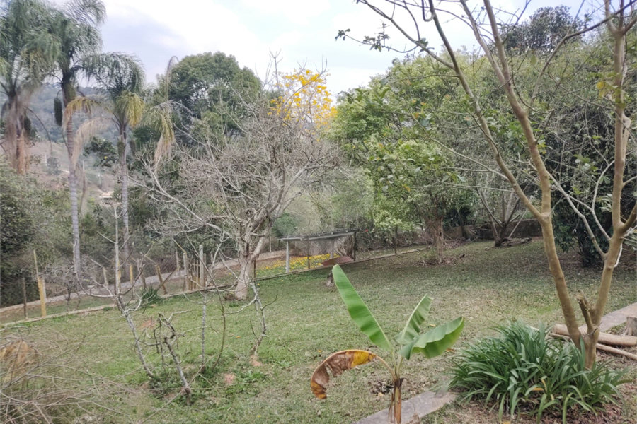 Casa à venda com 5 quartos, sendo 2 suítes, no condomínio Cinco Lagos Portaria II, Mairiporã - SP