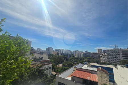 Cobertura à venda com 3 quartos, sendo 1 suíte, em Tijuca, Rio de Janeiro, RJ