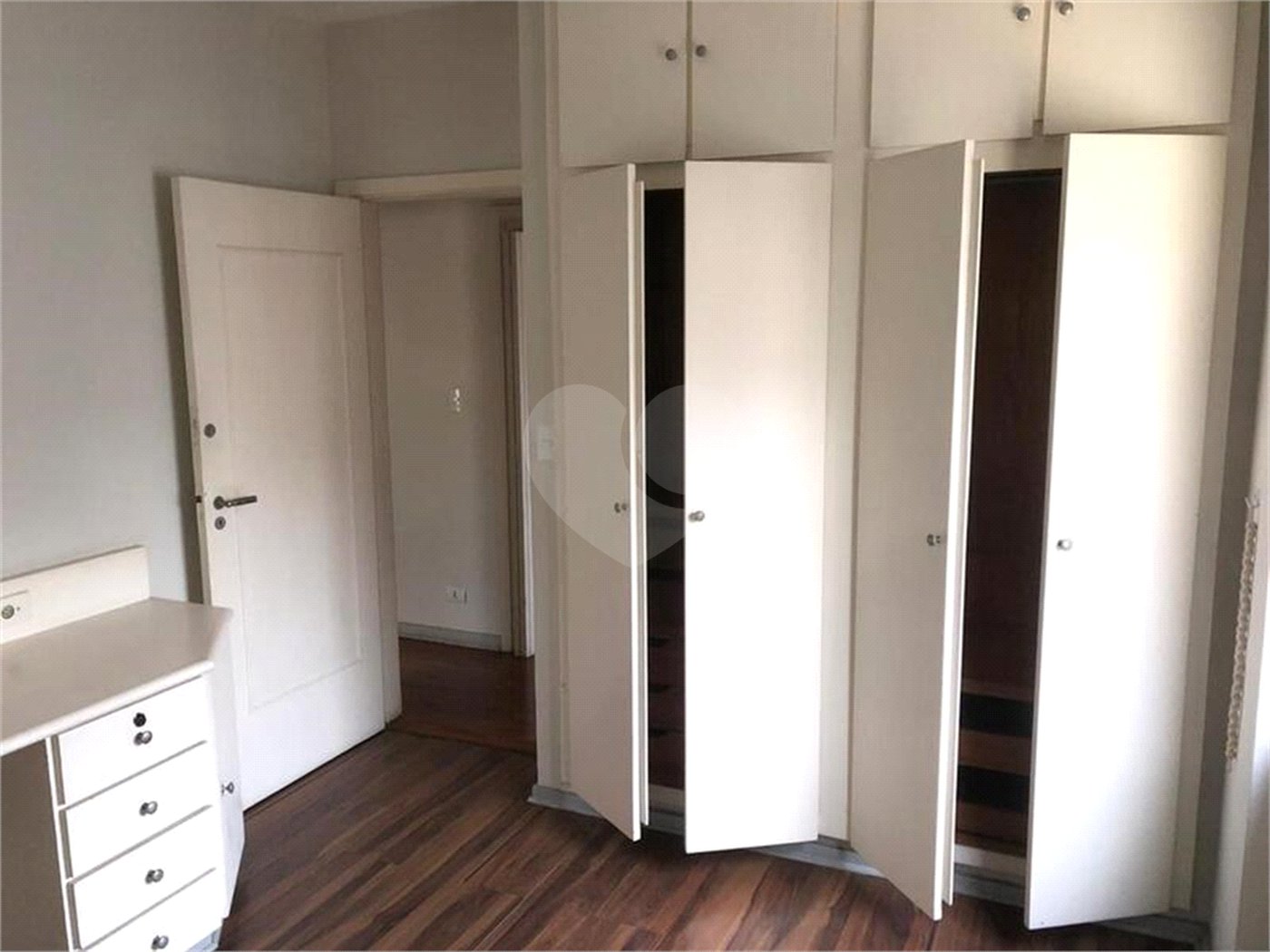 Apartamento à venda com 3 quartos, sendo 1 suíte, em Jardim Paulista, São Paulo, SP