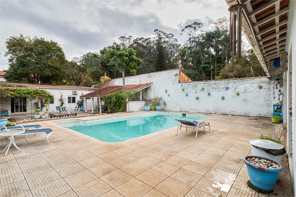 Casa à venda com 3 quartos, sendo 2 suítes,  em Alto da Boa Vista, São Paulo, SP