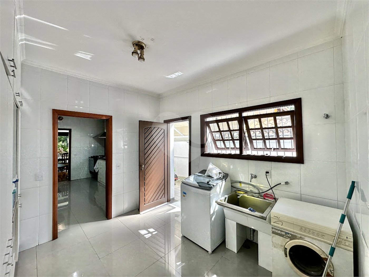 Casa à venda com 5 quartos, sendo 4 suítes, em Parque dos Príncipes, São Paulo, SP