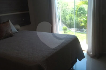 Casa à venda com 3 quartos, sendo 2 suítes,  no condomínio Vale do Sol, Bom Jesus dos Perdões - SP