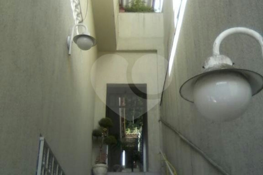 Sobrado à venda com 2 quartos em Horto, São Paulo, SP