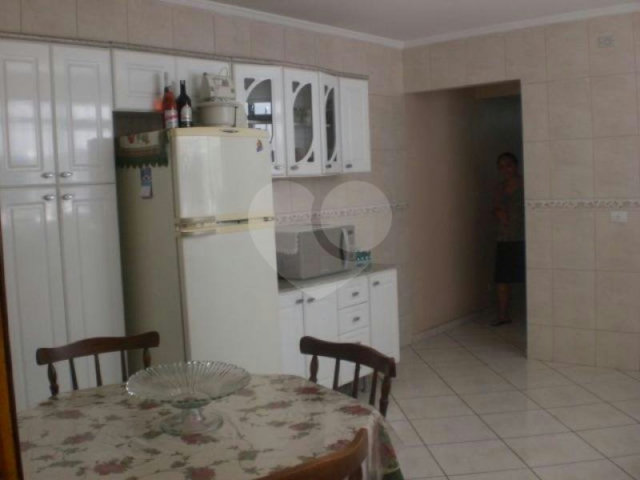 Sobrado à venda com 3 quartos, sendo 1 suíte,  em Jardim Peri, São Paulo, SP