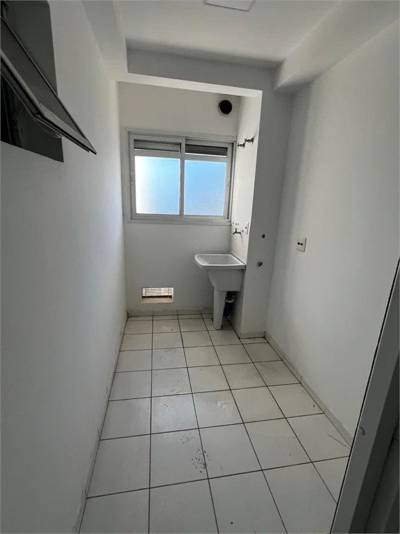 Apartamento à venda com 3 quartos, sendo 2 suítes, em Parque Reboucas, São Paulo, SP