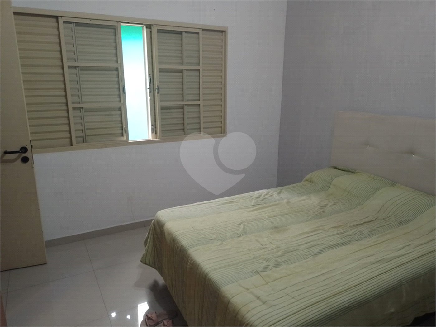 Sobrado à venda com 6 quartos, sendo 2 suítes, em Tremembé, São Paulo, SP