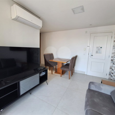 Apartamento para alugar com 2 quartos em Vila Olímpia, São Paulo, SP