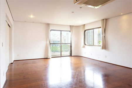 Apartamento à venda com 4 suítes em Campo Belo, São Paulo, SP