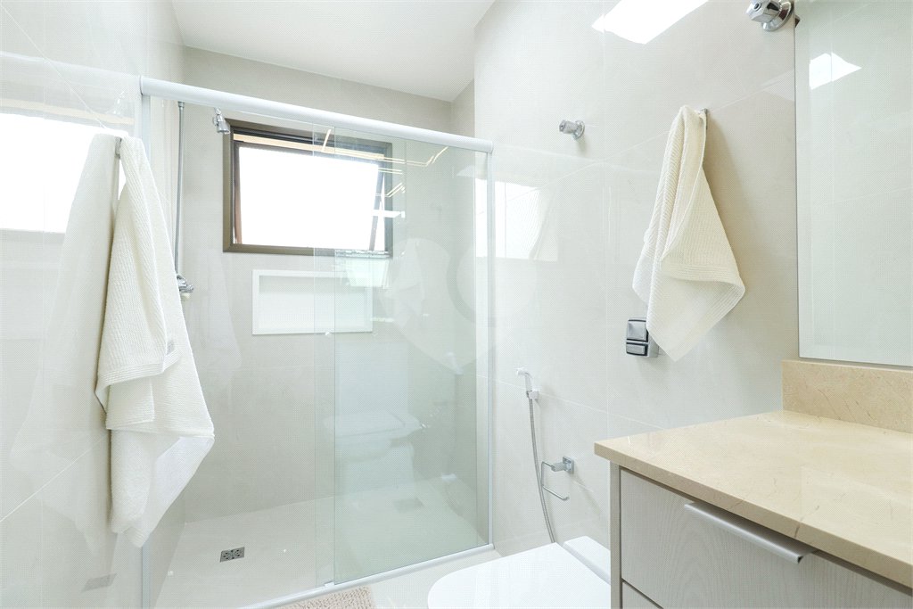Apartamento à venda com 4 quartos, sendo 3 suítes, em Campo Belo, São Paulo, SP