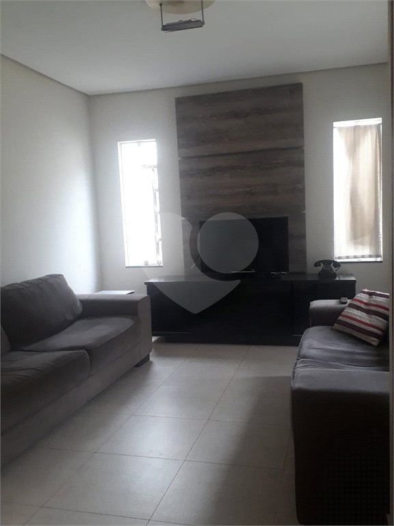 Sobrado à Venda no Condomínio Picollo Villagio com mobilha