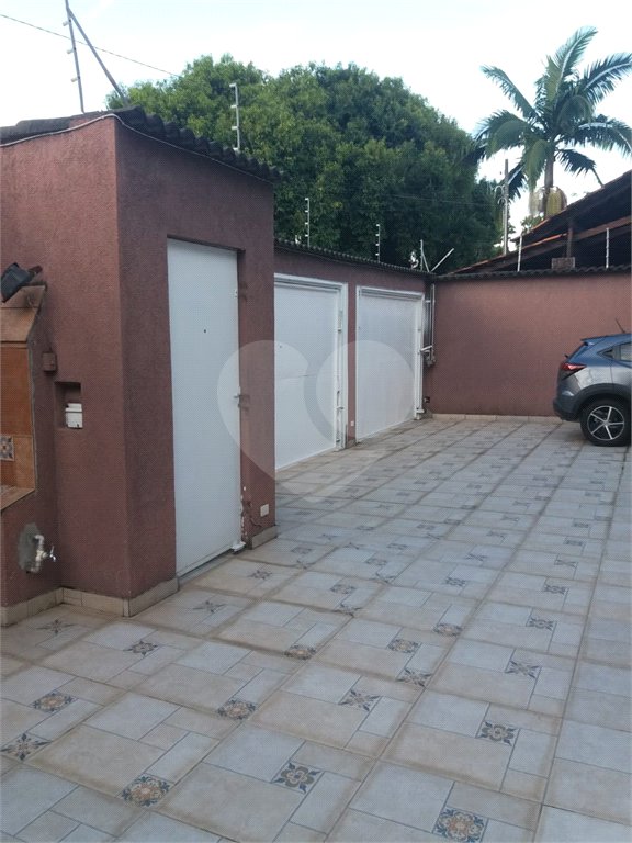 Casa Térrea à venda com 4 quartos, sendo 1 suíte,  em Vila Oliveira, Mogi das Cruzes, SP