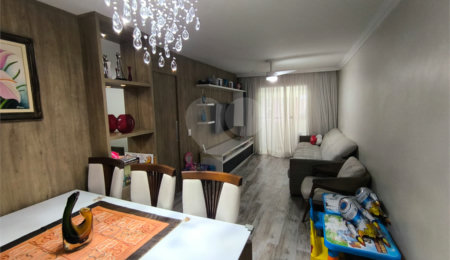 Apartamento à venda com 3 quartos, sendo 1 suíte,  em Campo Grande, São Paulo, SP